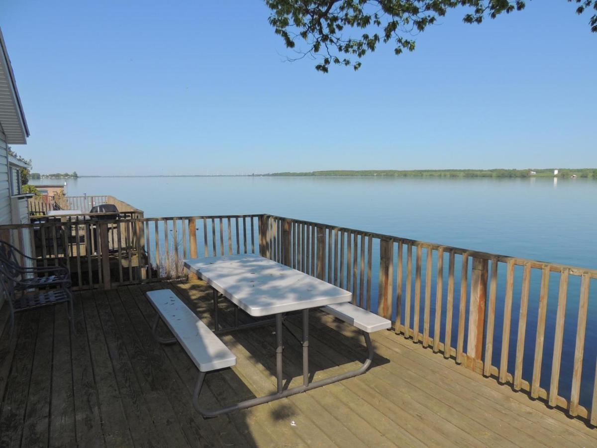 Angel Rock Waterfront Cottages Cape Vincent Exterior photo