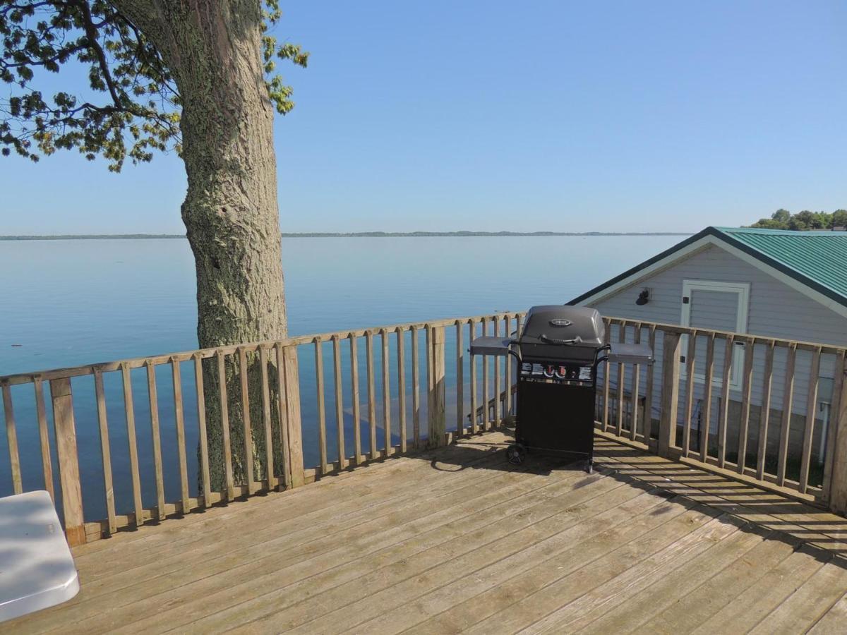 Angel Rock Waterfront Cottages Cape Vincent Exterior photo