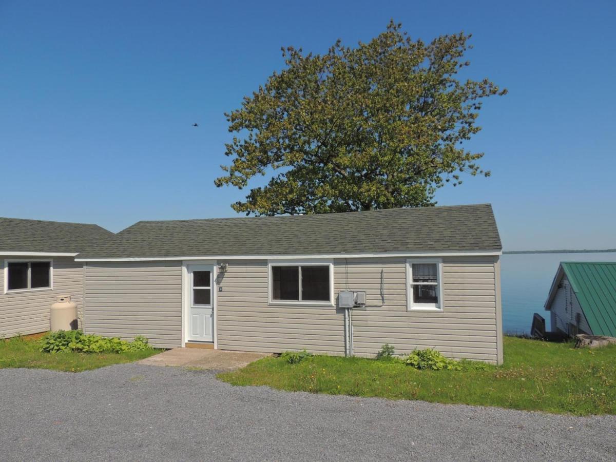 Angel Rock Waterfront Cottages Cape Vincent Exterior photo