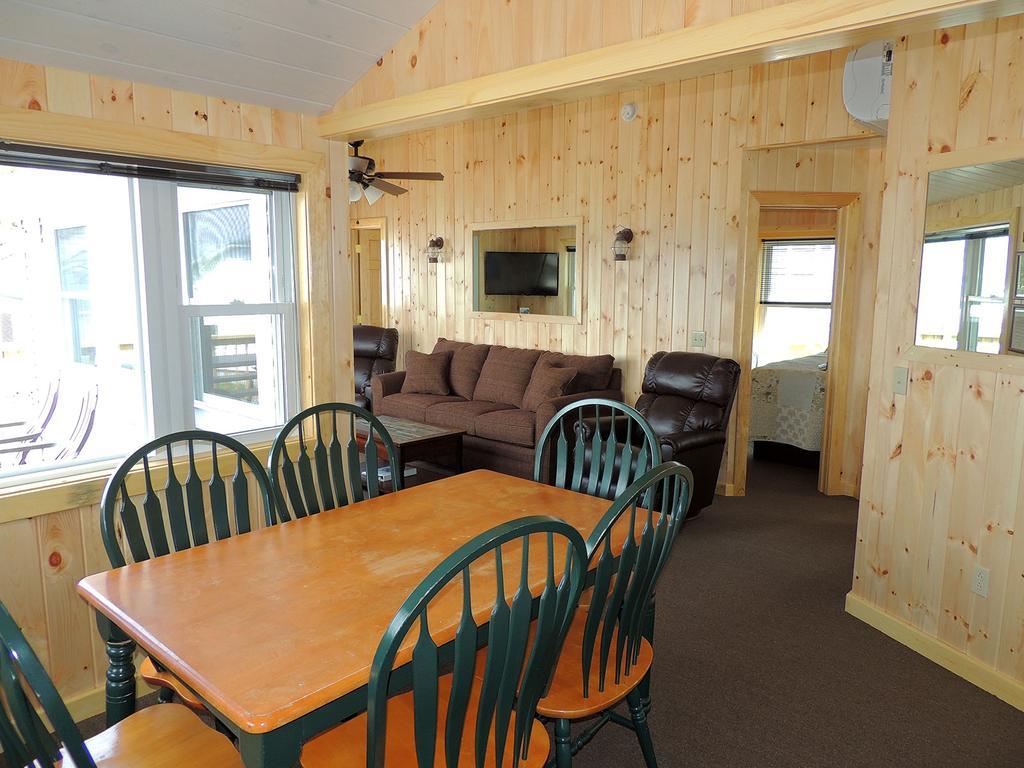 Angel Rock Waterfront Cottages Cape Vincent Exterior photo