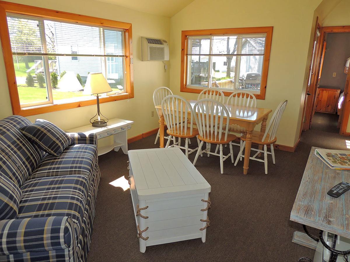 Angel Rock Waterfront Cottages Cape Vincent Exterior photo