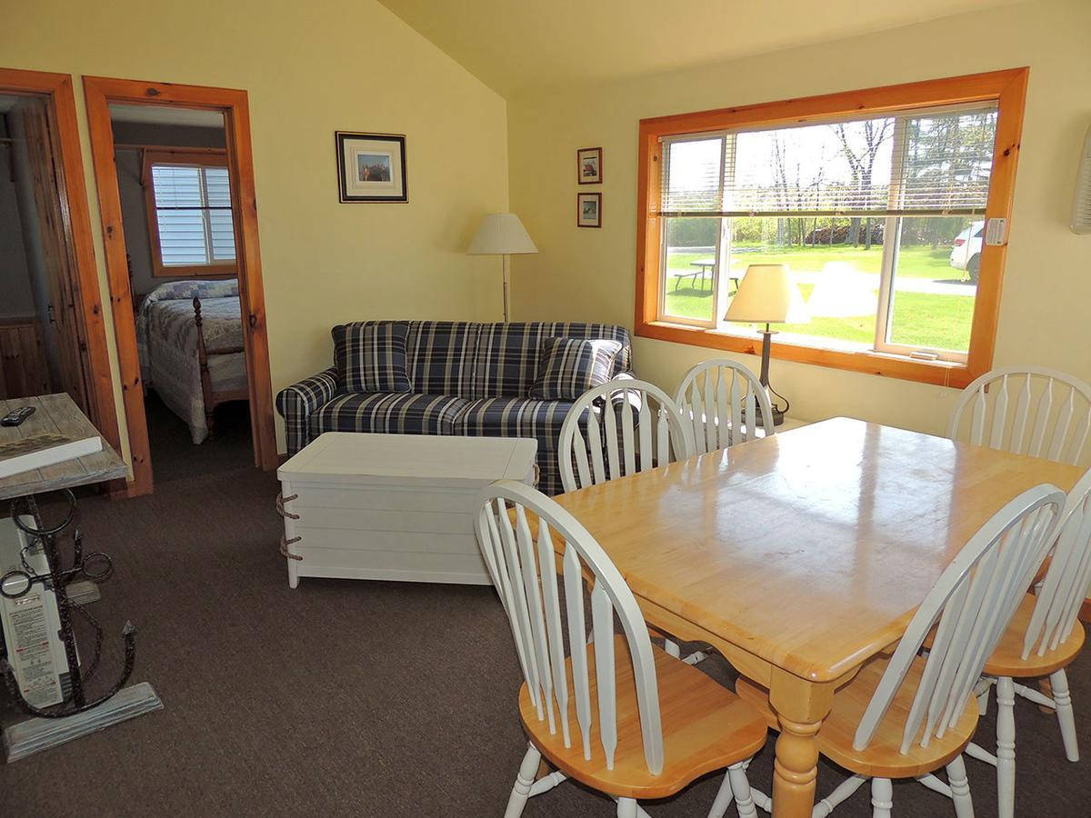 Angel Rock Waterfront Cottages Cape Vincent Exterior photo